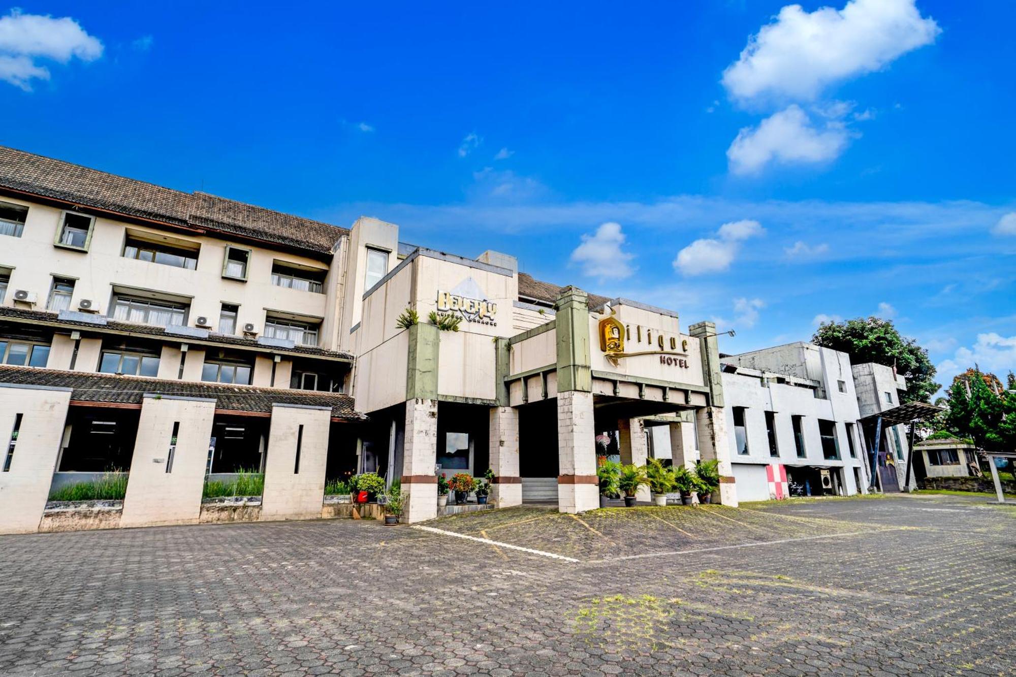 בנדונג Collection O Lembang Near Dusun Bambu Formerly Hotel Bilique מראה חיצוני תמונה